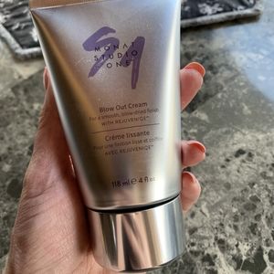 Monat Blow Out Cream